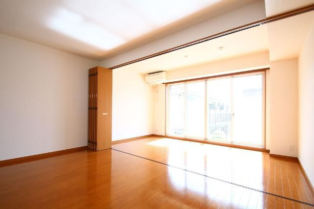 足立区江北７丁目の賃貸マンションの居間・リビング