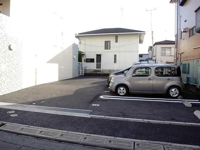 足立区江北７丁目の賃貸マンションの駐車場