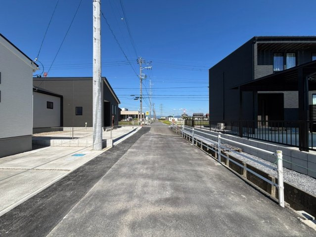 リーブルガーデン　大垣市青木町　全４区画分譲の前面道路含む現地写真|■前面道路　■ヤマダ不動産　株式会社リライフ　
■夢のマイホーム購入をフルサポートします！