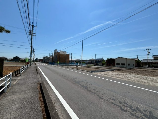 リーブルガーデン　大垣市青木町　全４区画分譲の前面道路含む現地写真|「現地（2026年5月14日）撮影」　
■前面道路　
■ヤマダ不動産　株式会社リライフ