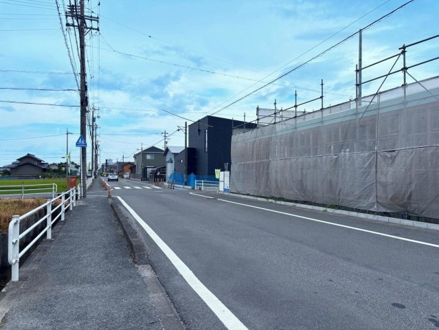 リーブルガーデン　大垣市青木町　全４区画分譲の前面道路含む現地写真|「現地（2026年7月27日）撮影」　
■前面道路　
■ヤマダ不動産　株式会社リライフ