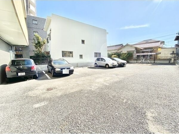 良庵の駐車場