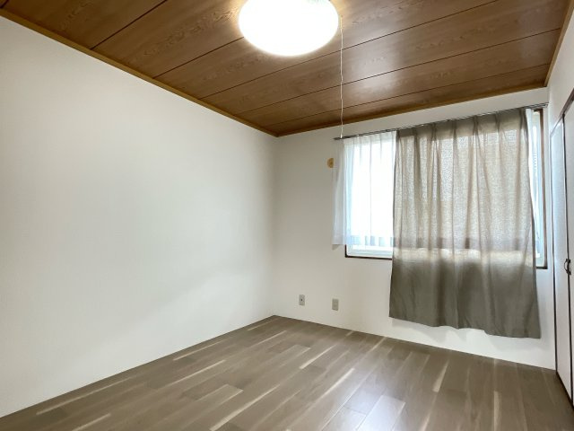 アイビ―エルの洋室