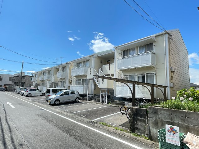アイビ―エルの駐車場