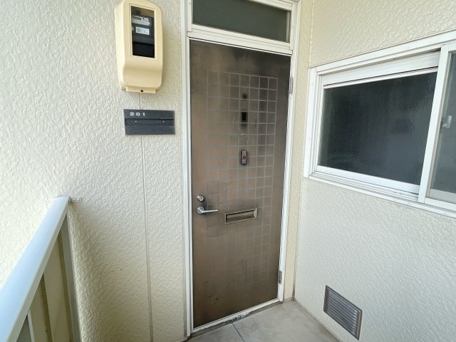 アイビ―エルの玄関