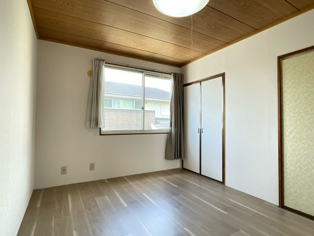 アイビ―エルの洋室