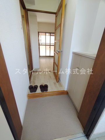 カワイマンションの玄関