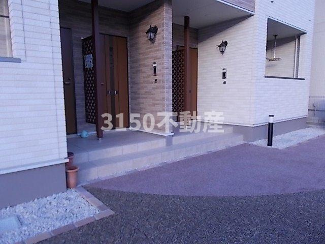 ブライド・サチⅠのエントランス|建物の内部です