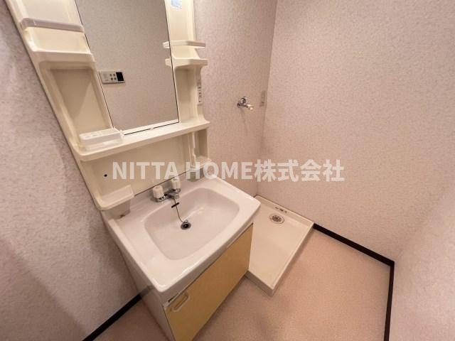 ユーミー和田山の洗面所|シャワー付き洗面台で身支度はバッチリ◎