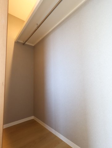 アルファステイツ東福原の収納|洋室6帖　ウォークインクローゼット