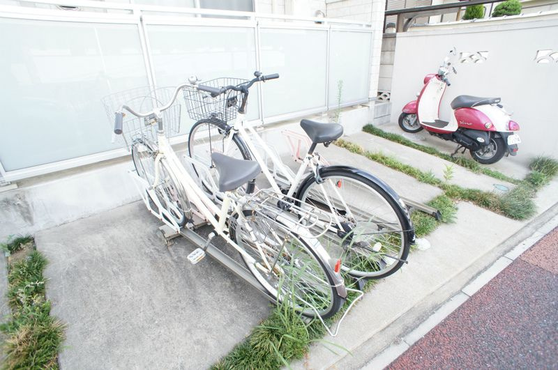 リブリ・火影の駐車場