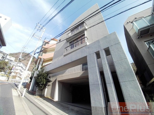 ラムール六甲山ノ手のエントランス|外観もきれいです