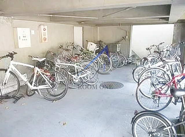 山王ハマセイホウの内装|駐輪場です。
