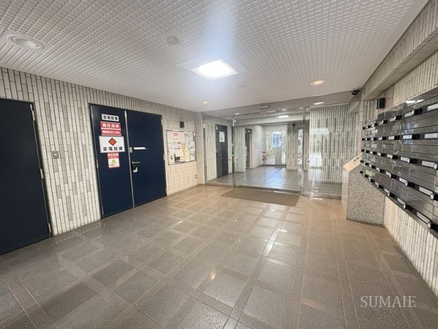 グランドールUNSのロビー|建物の内部です☆