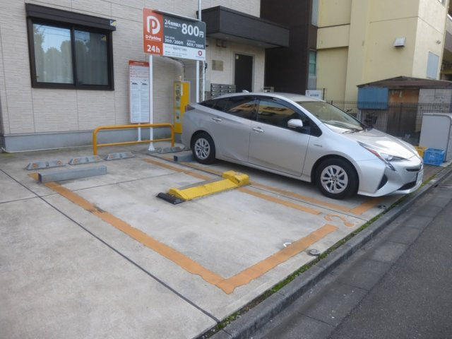 ラフィネサツキの駐車場