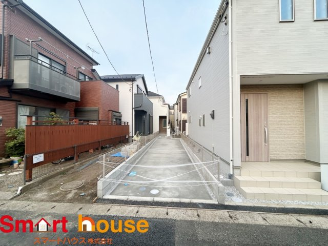 大和市西鶴間2丁目　新築全2棟の前面道路含む現地写真