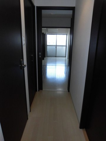 大阪市中央区瓦屋町１丁目の賃貸マンションの玄関