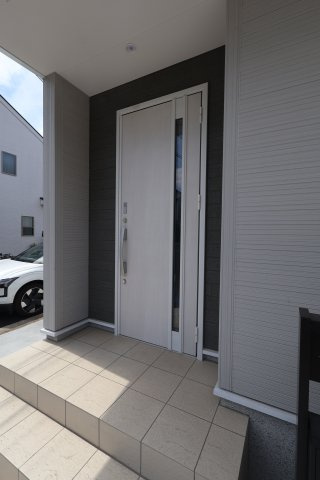 《仲介手数料無料》西東京市北町３丁目2-28新築一戸建てリナージュの玄関