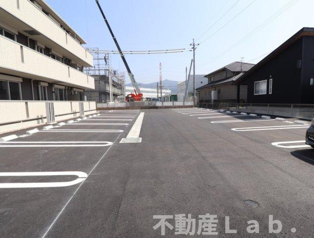 ウェスタ新八代の駐車場