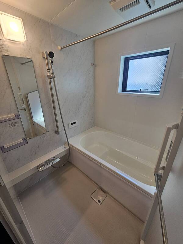 東四ツ木3丁目戸建ての浴室