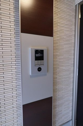 カーサ　フィオーレ小竹町のエントランス