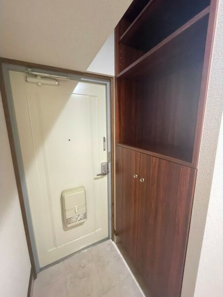 メゾンルヴールの玄関