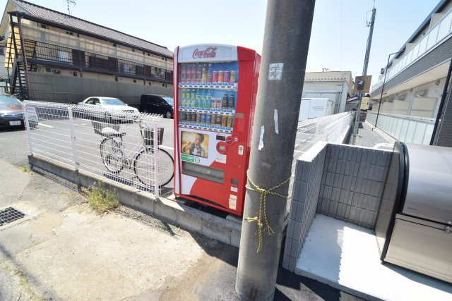 リブリ・エム・クレスト　シーの周辺|前面道路
