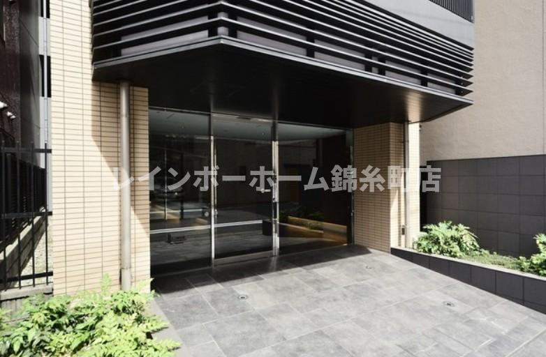 リアナスティル森下のエントランス