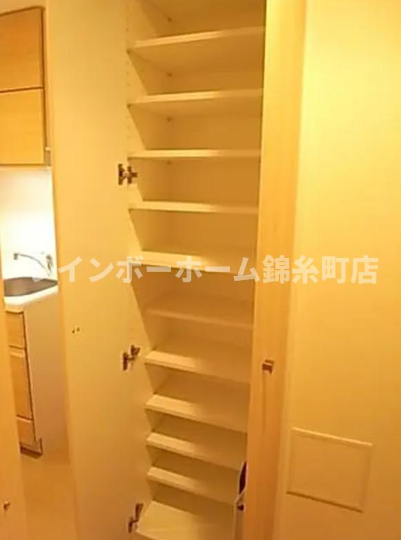 リアナスティル森下の玄関