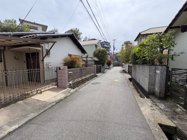 神戸市北区鈴蘭台東町6丁目土地の前面道路含む現地写真
