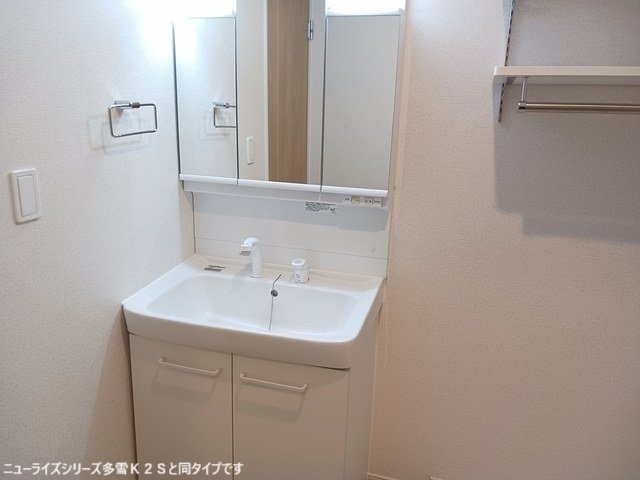 ゴラッソの洗面所|脱衣スペースもあります