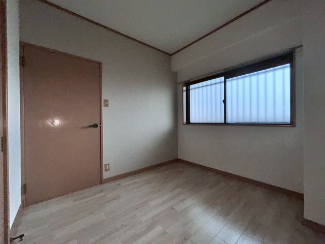シャトーシミズの洋室|北側
