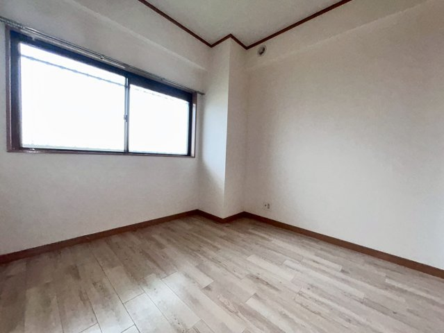 シャトーシミズの洋室|北側