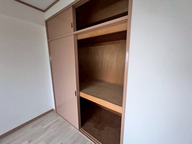 シャトーシミズの洋室|北側
