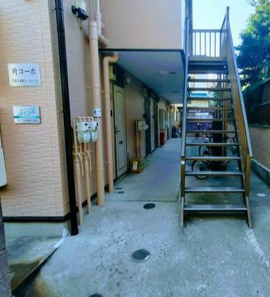 叶コーポのエントランス