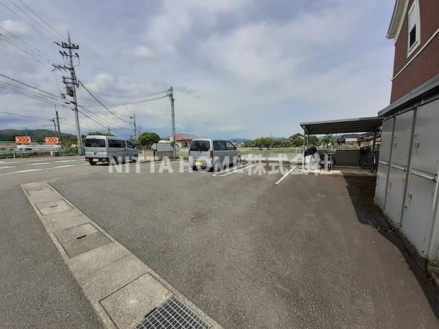 フレスケッツァの駐車場|敷地内に駐車場も完備◎