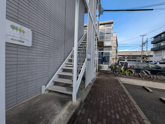 ガーデンハウス西宮のエントランス