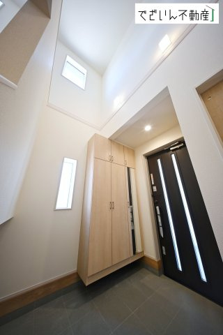 【玄関】 | blooming garden熊谷市赤城町1丁目　新築住宅 | ≪1号棟≫
現地(2026年5月撮影)