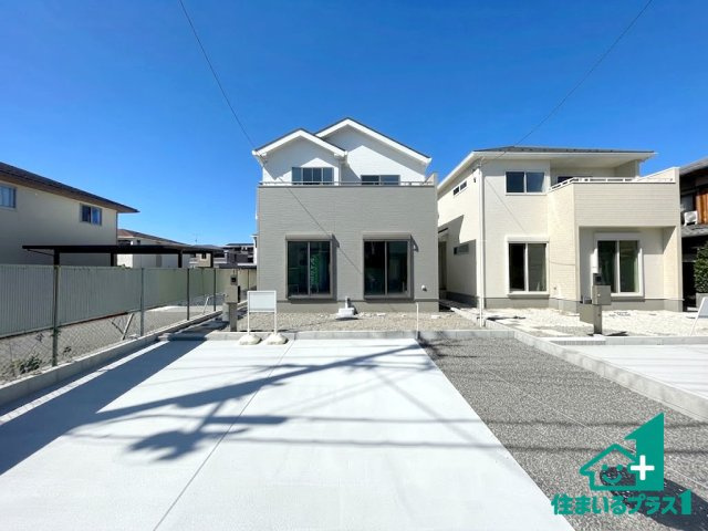 ★東近江市東沖野　新築一戸建てのトイレ|シンプルなトイレは落ち着く空間！お手入れも簡単です！