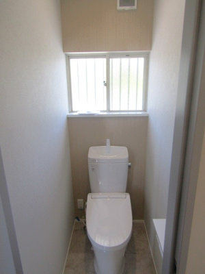 【トイレ】 | 【再生住宅】中央市西花輪 | トイレも気になるポイント