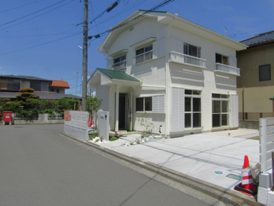 【前面道路含む現地写真】 | 【再生住宅】中央市西花輪 | 前面道路含む現地写真です