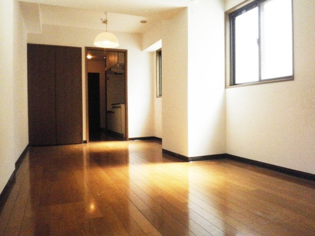 トナミビルの居間・リビング|※別部屋写真