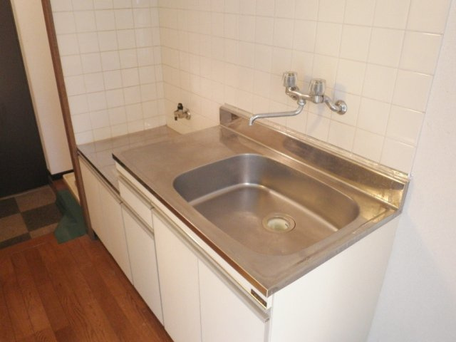 トナミビルのキッチン|※別部屋写真