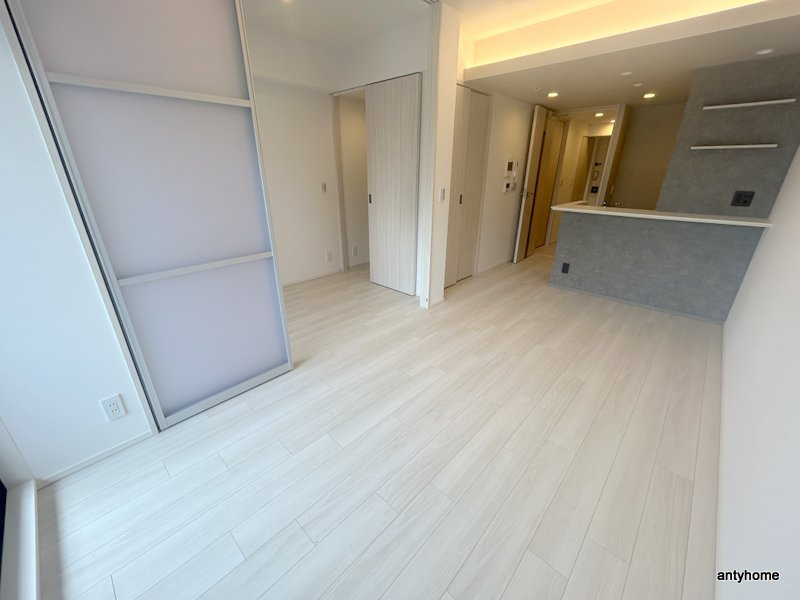 コンフォリア・リヴ北浜淡路町　仲介手数料無料の居間・リビング