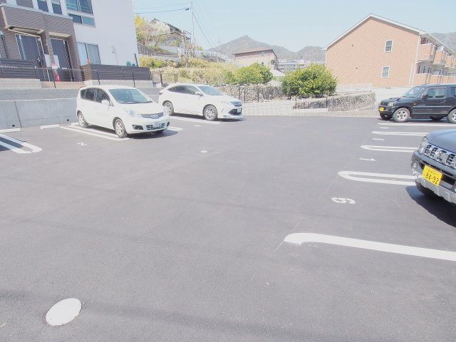フィオーレの駐車場