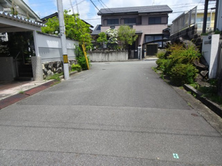 【前面道路含む現地写真】 | 川西市清和台東２丁目2の36　中古一戸建て