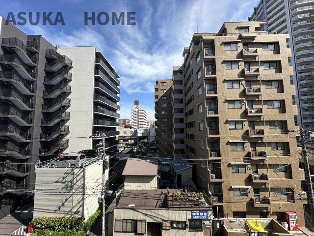 ライオンズマンション平沼橋第2の展望|横浜駅徒歩9分の好立地に見通しの良いバルコニー付きのお部屋です。