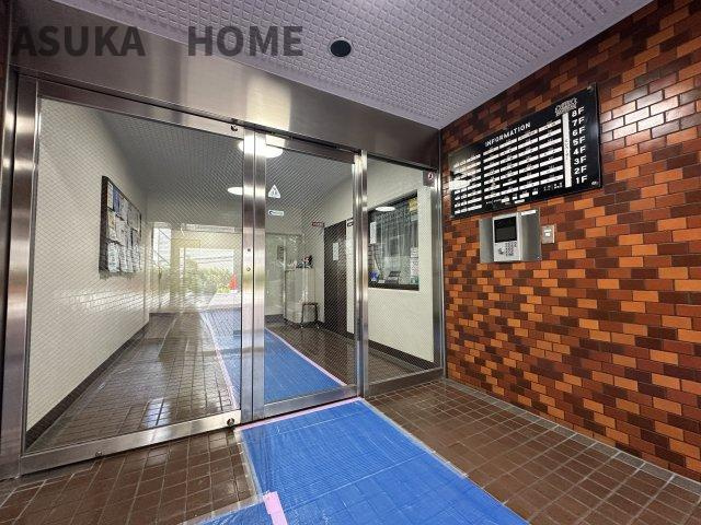 ライオンズマンション平沼橋第2のエントランス|オートロック付のマンションですので防犯面にも優れています。