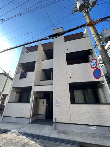 尼崎市杭瀬北新町３丁目のアパートの外観|きれいな外観です