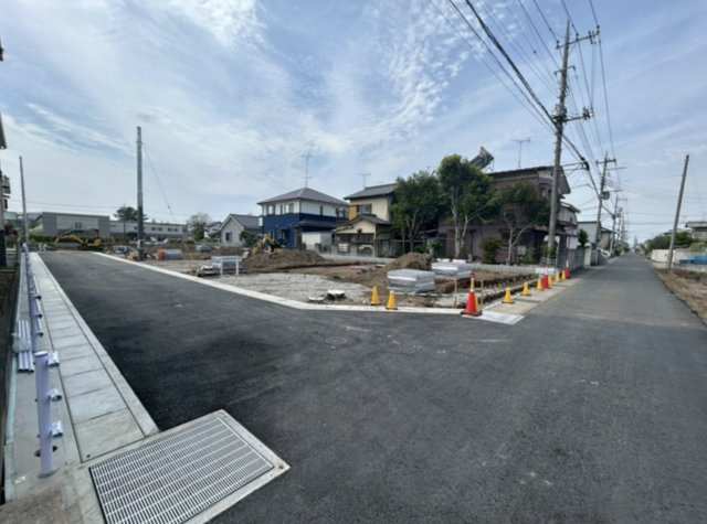 【前面道路含む現地写真】 | 加須市南町　新築戸建　全5棟　3号棟